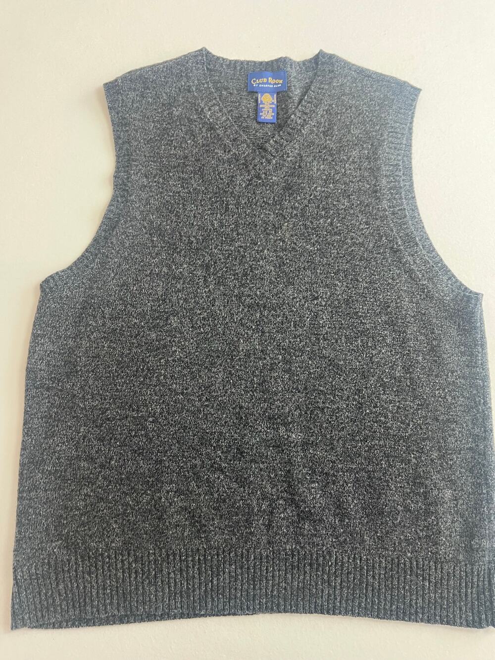 Club Room 100% Lambswool Gray V-Neck Sweater Vest Men’s Medium